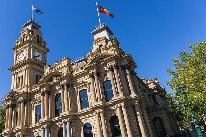 Bendigo, gold rush, boom town, victoria, victorian gold rush, architecture, The most incredible day trips to take from Melbourne, Australia, Melbourne day trips, Things to see around Melbourne, what to do outside of Melbourne, things to do in Victoria, Victoria outside of Melbourne, things to do outside melbourne, melbourne day tours, melbourne day trips, melbourne activities, Melbourne weekend trip, visit melbourne, day trips from melbourne, Geelong, Great Ocean Road, Mornington Peninsular, Bendigo, Grampians, day trip ideas, public transport, day tours from melbourne, Brighton, Brighton beach boxes, St. Kilda, Luna Park, Penguins, Penguins Melbourne, Melbourne to Bendigo, Melbourne to Geelong, torquay, beaches near Melbourne, Bells beach, surfing near Melbourne, best beaches near Melbourne, day trip Great Ocean Road, things to do in Melbourne, Melbourne highlights, things to do in Geelong, things to do in Bendigo, places to see in the Grampians, places to see on Great Ocean Road, 