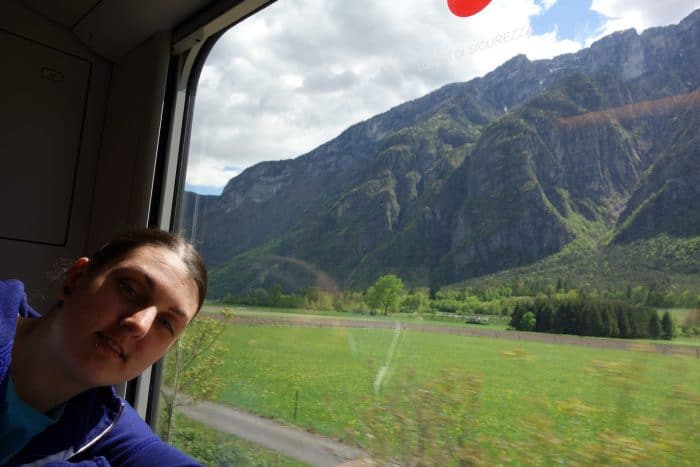 A guide to using the Train in Italy: How to travel for cheap and like a local! Save money, local travel, cheap travel in italy, train, buses, how to travel around italy