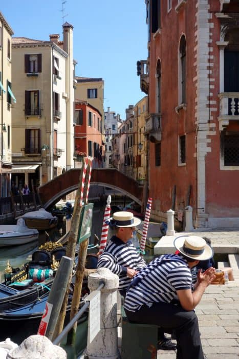 Venice overnight and on a budget, what to see and do to make the most of a short visit! St. George's Island, doges palace, san marco, st mark's square, duomo, gondola, water bus, Rialto Bridge, bridge of signs, italy, italia, things to do in venice, venice on a shoestring, venice on a budget, 24 hours in venice, 48 hours in venice, venice for backpackers
