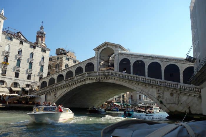 Venice overnight and on a budget, what to see and do to make the most of a short visit! St. George's Island, doges palace, san marco, st mark's square, duomo, gondola, water bus, Rialto Bridge, bridge of signs, italy, italia, things to do in venice, venice on a shoestring, venice on a budget, 24 hours in venice, 48 hours in venice, venice for backpackers