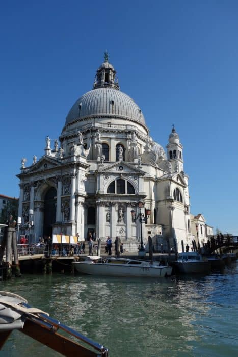 Venice overnight and on a budget, what to see and do to make the most of a short visit! St. George's Island, doges palace, san marco, st mark's square, duomo, gondola, water bus, Rialto Bridge, bridge of signs, italy, italia, things to do in venice, venice on a shoestring, venice on a budget, 24 hours in venice, 48 hours in venice, venice for backpackers