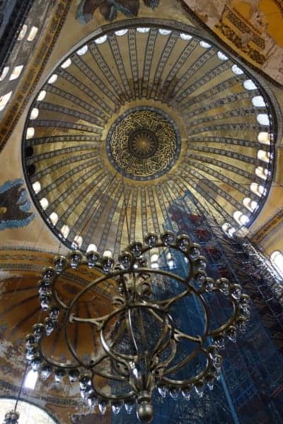 Istanbul, places to see in istanbul, history, asia, Europe, things to do, top things to see, what to do, where to go, turkey, turkiye, adventure, explore, romance of travel, bucket list,Hagia Sophia, Haggia, Sofia, Blue Mosque, Sultan Ahmed Mosque, Byzantine, Ottoman, sultan, how old is the blue mosque, how old is the hagia sophia, what do I need to wear to visit the Blue Mosque, clothing, requirements, price, cost, opening times, restrictions, women, men, legs, head, scarf, muslim, islam, prayer, call to prayer, minarets, why is the blue mosque called the blue mosque, tiles, decoration, age, open to visitors, tourists, can I go inside the blue mosque, 