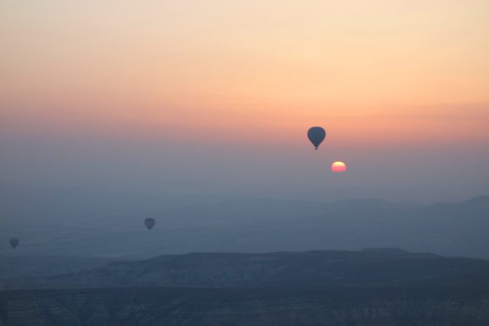 Hot air balloon cappadocia, Cappadocia, Capadoccia, Kappadocia, Kappadokiya, Turkey, Turkiye, hotair balloon, ballooning, Goreme, Voyager balloons, voyager cappadocia, bucket list, dream destination, sun rise, fairytale, fairy towers, GoPro, Rose Valley, price, 