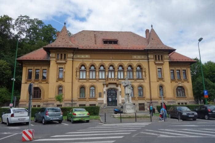 A guide to Brasov: The charming Transylvanian city that stole our hearts, Brasov, dracula, vlad the impaler, Transylvania, Bran Castle, Carpathian mountains, Busteni, Cabana Babele, Transfagarasan highway, Ceaușescu, Bâlea Lake, Lezerul Caprei, hiking, trails, where to hike, Mount Tampa, Council Square, black church, medieval, 