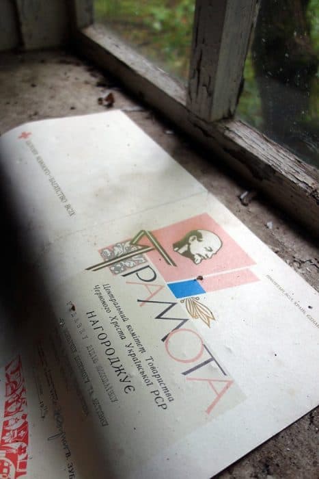 is it safe to visit Chernobyl, Chernobyl tours from Kiev, can you visit Chernobyl without a guide, Chernobyl day trip, cheap Chernobyl tour, tour chernobyl, Ukraine, UrBex, Urban Exploration, pripyat, Call of Duty, communism, soviet union, soviet, how to visit Chernobyl, При́пять, exclusion zone, amusement park, ferris wheel, hospital, Prípyat, При́п'ять, Prýp'jat, Чорнобиль, Чернобыль, Kiev, Belarus, Lenin 
