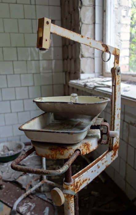 is it safe to visit Chernobyl, Chernobyl tours from Kiev, can you visit Chernobyl without a guide, Chernobyl day trip, cheap Chernobyl tour, tour chernobyl, Ukraine, UrBex, Urban Exploration, pripyat, Call of Duty, communism, soviet union, soviet, how to visit Chernobyl, При́пять, exclusion zone, amusement park, ferris wheel, hospital, Prípyat, При́п'ять, Prýp'jat, Чорнобиль, Чернобыль, Kiev, Belarus, Lenin 