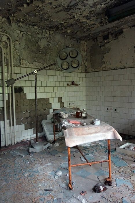 is it safe to visit Chernobyl, Chernobyl tours from Kiev, can you visit Chernobyl without a guide, Chernobyl day trip, cheap Chernobyl tour, tour chernobyl, Ukraine, UrBex, Urban Exploration, pripyat, Call of Duty, communism, soviet union, soviet, how to visit Chernobyl, При́пять, exclusion zone, amusement park, ferris wheel, hospital, Prípyat, При́п'ять, Prýp'jat, Чорнобиль, Чернобыль, Kiev, Belarus, Lenin 