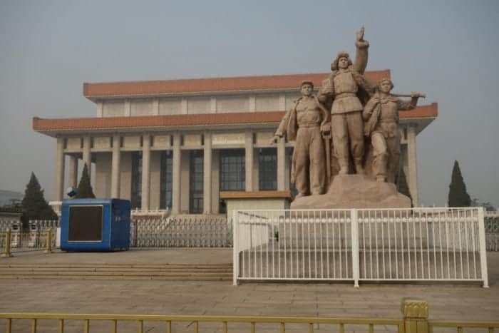 Here's our guide to Beijing: best things to do in Beijing & our rough guide to Beijing, Tiananmen Square, Forbidden City, Temple of Heaven Gardens, Dashilan street, Great Wall of China, Badaling, Gubeikou, Jinshanling, Mutianyu, toboggan, hostel, what to see, guide, things to do, do I need I.D for the forbidden city, 