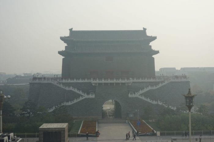 what to expect visiting China, what to expect traveling in china, What to expect in China: The good, the bad and the crazy, pushing, smog, pollution, smoke, coal, culture, food, spitting, strange, weird, over crowding, pushing, mountains, great wall of china, terracotta warriors, Pingyao, traditional, people, attitude, queuing, line, scams, tricks, what is it like in china, tourist, train,