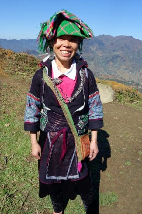 Trekking with H'Mong minority hill tribe through the rice terraces and mountains of Sapa. A highlight of Vietnam, Lao Cai, H'Mong, Red Dao, black Hmong, hill tribe, homestay, home stay, trekking tour, Sapa, Sa Pa, China border, how to get to Sapa, Hanoi, train, bus, tour, lilys travel, Sapa tours, trekking Sapa, Sapa Homestay, Trekking in Sapa, Rice terraces, Fansipan, 