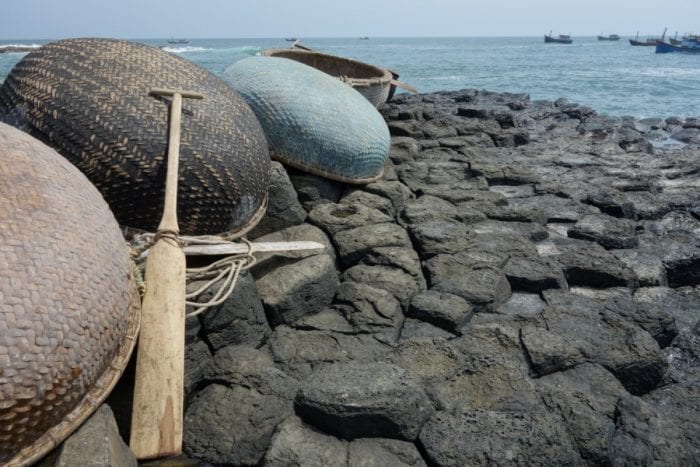 Ganh Da Dia: The Giants Causeway of Vietnam, ghen da dia, tua hoa, reef, stone plates, coracle, wooden bridge, route, Quy Nhon, Cầu gỗ Ô Cọp, village, rice paddy, rice paddies, local, tourism, motorbikes, scooter, Gành Đá Dĩa, Ghềnh Đá Dĩa, giants causeway, Giant's Causeway, basalt, Ganh Da Dia