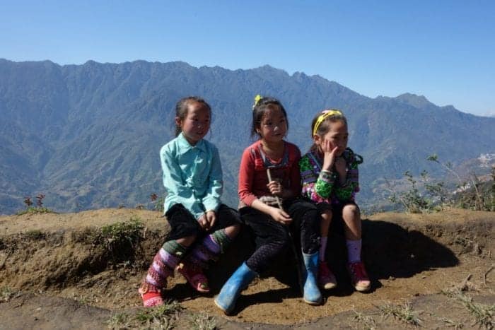 Trekking with H'Mong minority hill tribe through the rice terraces and mountains of Sapa. A highlight of Vietnam, Lao Cai, H'Mong, Red Dao, black Hmong, hill tribe, homestay, home stay, trekking tour, Sapa, Sa Pa, China border, how to get to Sapa, Hanoi, train, bus, tour, lilys travel, Sapa tours, trekking Sapa, Sapa Homestay, Trekking in Sapa, Rice terraces, Fansipan, 