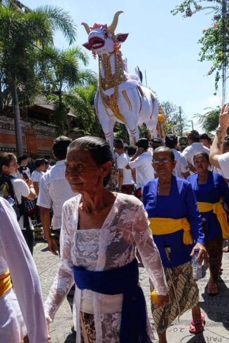 Things to do in Bali, off the beaten track Bali, Off the beaten path Bali, alternative things to do in Bali, tourists, is bali too touristy, too many tourists in Bali, waterfalls, rice terraces, temples, real Bali, Authentic Bali, scooter Bali, hiring a scooter in Bali, Tegenungan Waterfall, Gitgit waterfal, Munduk Waterfall, Aling Aling Waterfall, Sekumpul Waterfall, NungNung Waterfall, Mt Agung, Mt Batur, live volcano Bali, hiking Bali, adventure Bali, Tanah Lot, Besakih Temple, Pura Tirta Empul, Pura Ulun Danu Beratan, Pura Dalem Agung, Goa Gajah, Ubud, best places to stay in Bali, away from the tourists, Gunung Kawi, Ubud Palace, Tegallaland rice terraces, price, Jatiluwih rice terraces, hindu festivals, festivals Bali, Beaches, dirt bike, Surfing, local culture, gate, Monkey forest, sacred monkey temple, monkey on head Bali, Java, transport, ferry