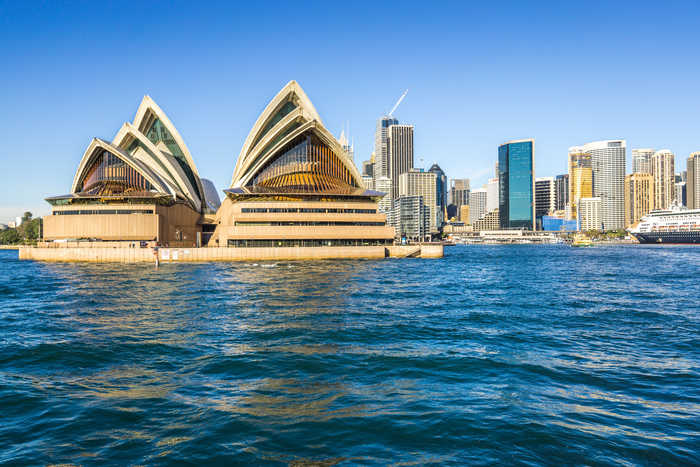 Sydney, The big, bustling heart of Australia. A guide to visiting on a backpacker budget, Sydney Opera house, Sydney Harbour Bridge, cheap, Sydney attractions, Things to do in Sydney, What to do in Sydney, Guide to Sydney, Manly Ferry, Bondi Beach, Coastal walks, Sydney activities, The Rocks, Luna Park, blue mountains, 
