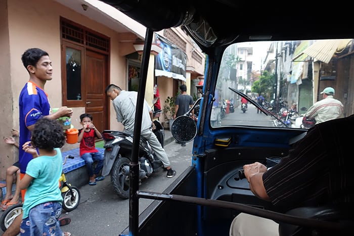 jakarta places to visit, jakarta points of interest, jakarta sightseeing, things to do in jakarta indonesia, places to visit in Jakarta, A guide to Jakarta, the surprisingly beautiful and interesting capital of Indonesia, Padang, Things to do in Jakarta, What to see in Jakarta, rickshaw, National Monument, Jakarta Cathedral, old town, colonial architecture, history, Istiqlal Mosque, National Museum, Jakarta History Museum, the museum of Fine arts, 